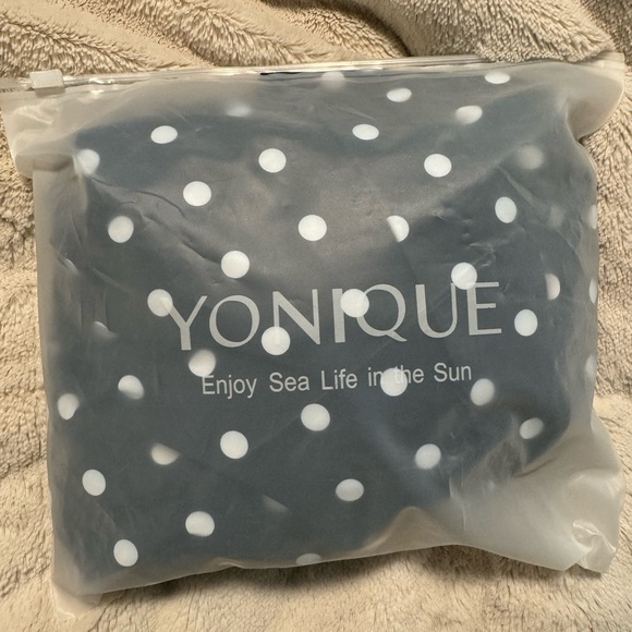 Plus size one piece bathing suit - Picture 4 of 4